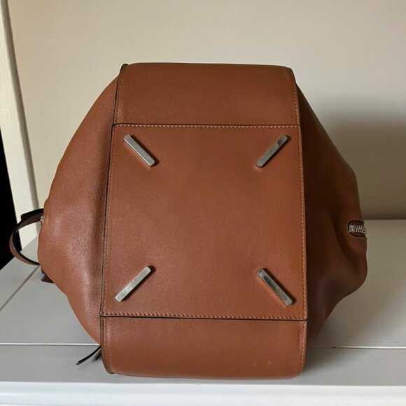 LOEWE Hammock bag in Classic Calfskin Tan - Picture 5 of 16